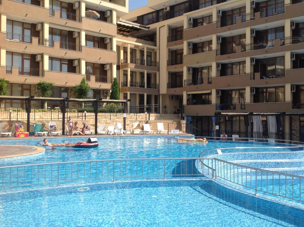 Luxor Apartments Pomorie Buitenkant foto