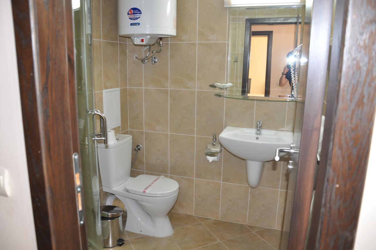 Luxor Apartments Pomorie Buitenkant foto