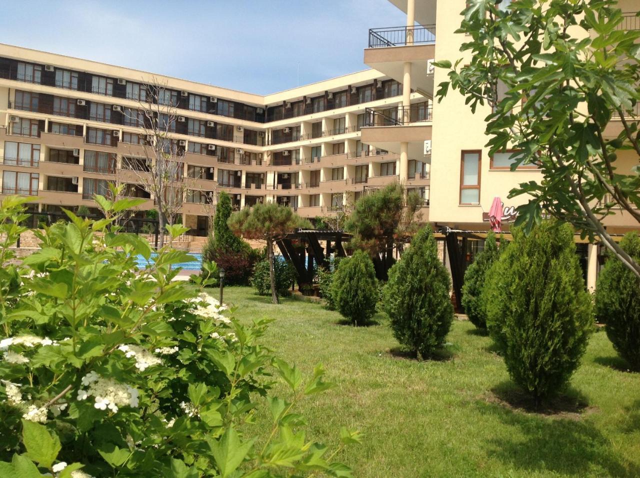 Luxor Apartments Pomorie Buitenkant foto
